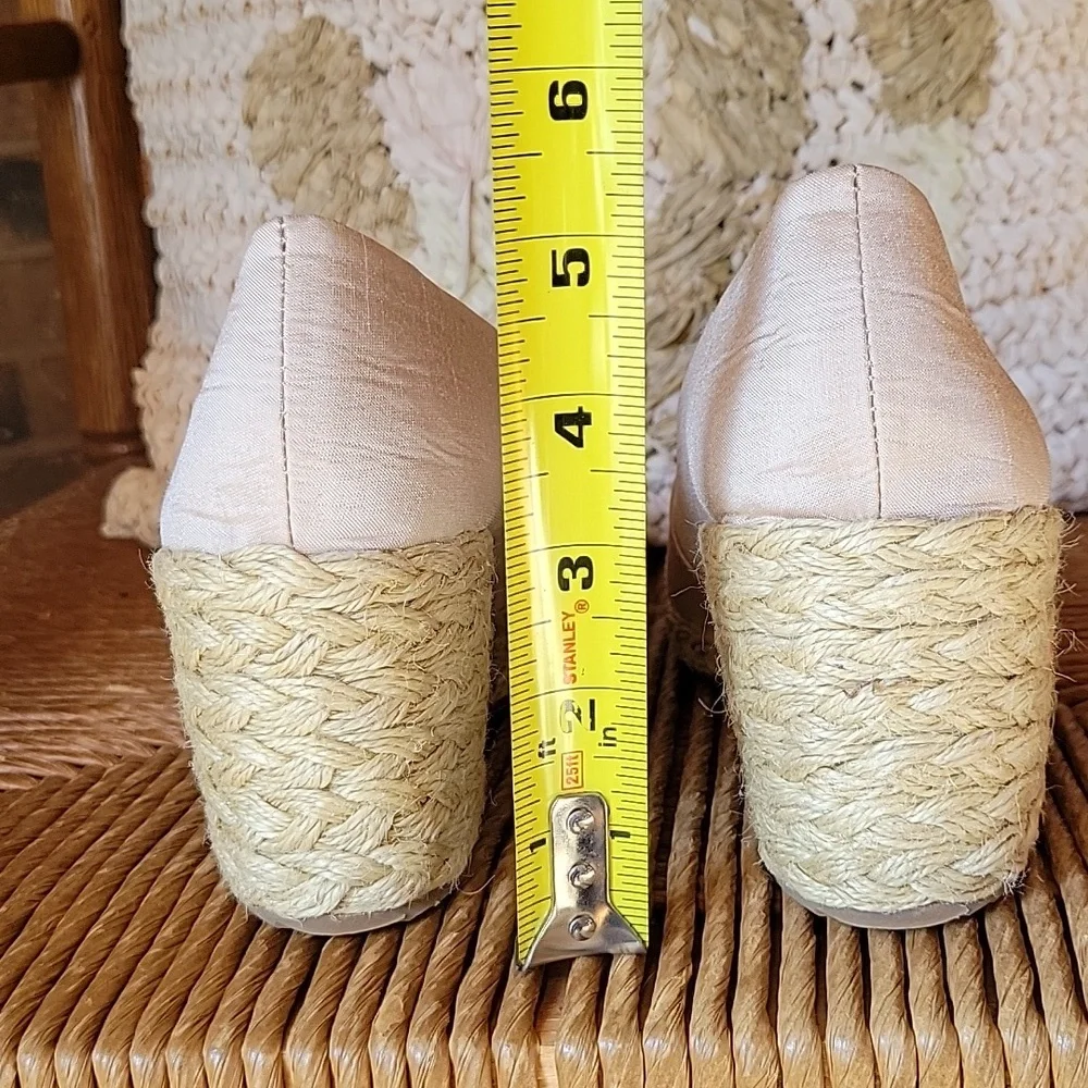 NWOT, Anne Klein Ezzie espadrille open toe sandals, size 9